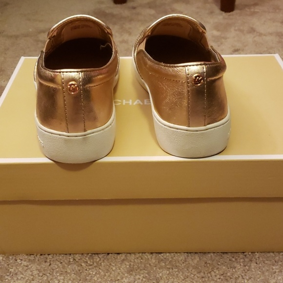 Slip on shoes - Picture 3 of 3